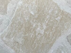 Arctic White Irregular Flagstone product swatch