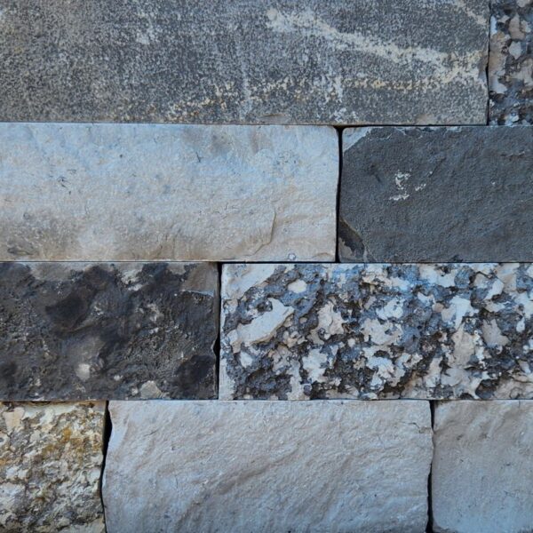 Black Forest stone retaining wall product swatch