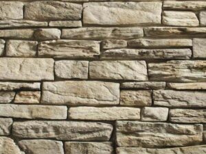 Closeup of Timberwolf Trail Ledge manufactured stone veneer product