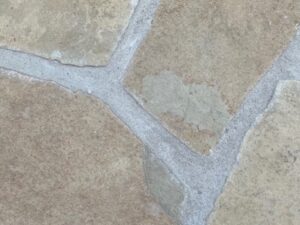 French Vanilla Irregular Flagstone product swatch