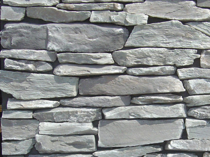 Closeup of Crestone Shadow Ledge manufactured stone veneer
