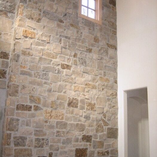 brown-and-neutral-tones-alta-smear-natural-stone-veneer-hedberg