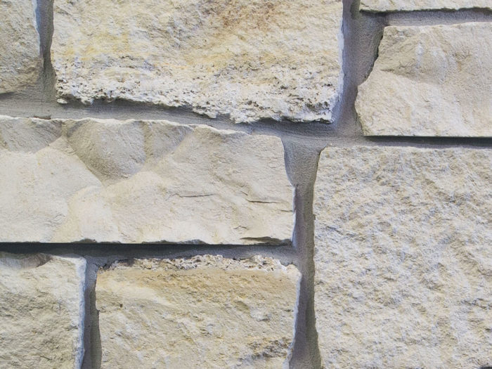 closeup of cassidy natural stone veneer product