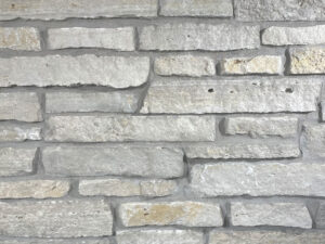 closeup of the fond du lac ledgestone natural stone veneer product