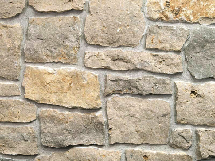 closeup of mill creek country squire natural stone veneer display with restoration mortar