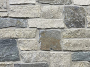 closeup of timber hills coastal rustic natural stone veneer blend